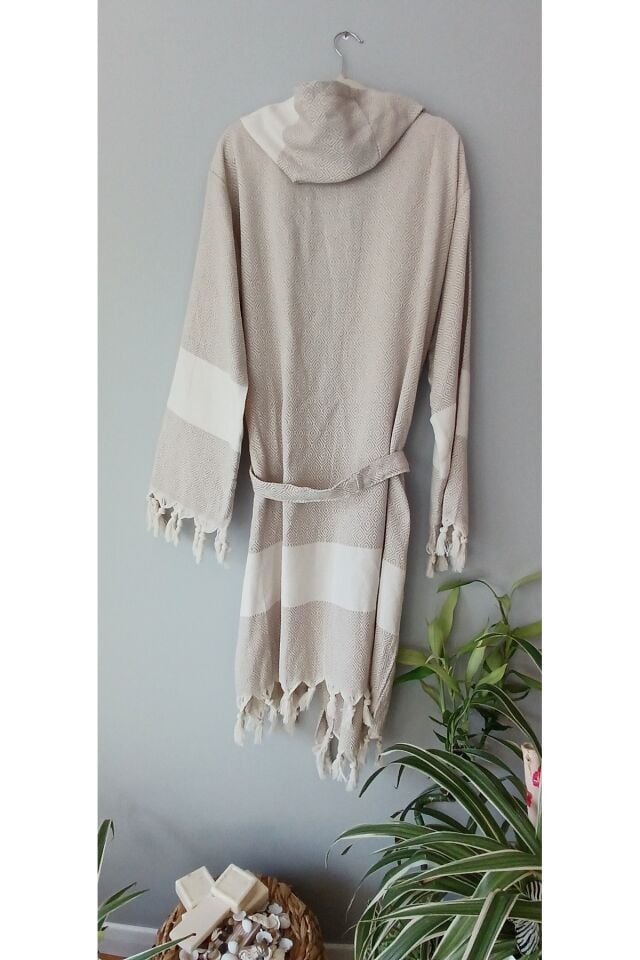 %100 BULDAN PAMUKLU PEŞTAMAL BORNOZ SPA EL DOKUMASI